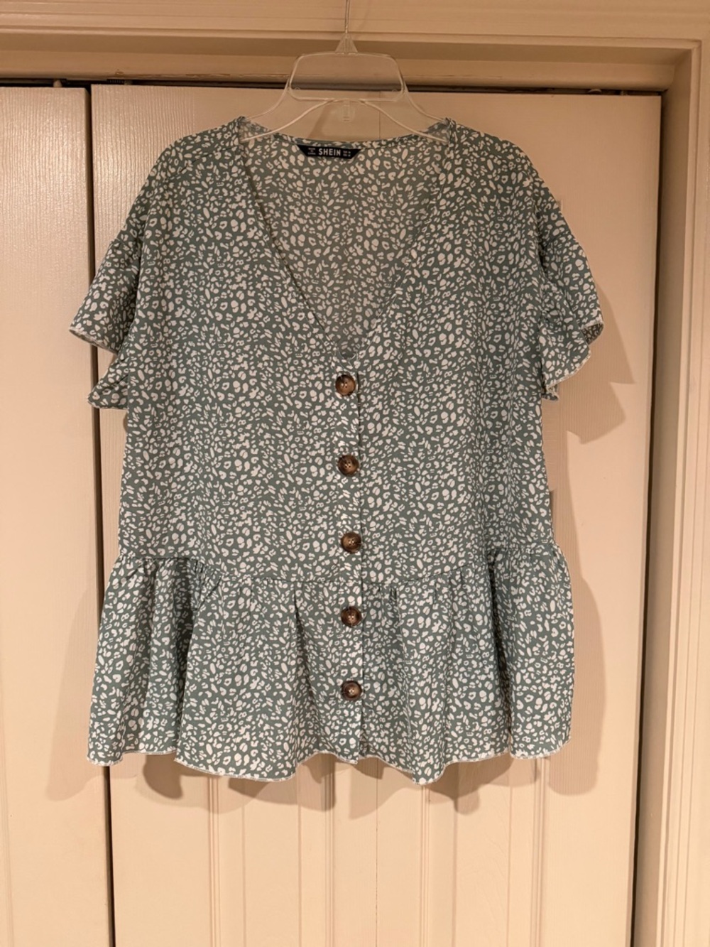 SHEIN Sage Green Printed Button-Front Peplum Blouse